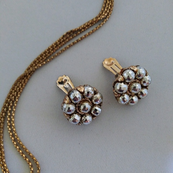 Vintage Necklace with Flower Clipbacks Earrings - Picture 2 of 7